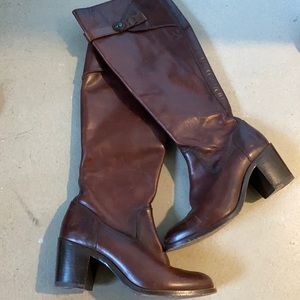 BEAUTIFUL Frye Heeled boot 🍁 👢